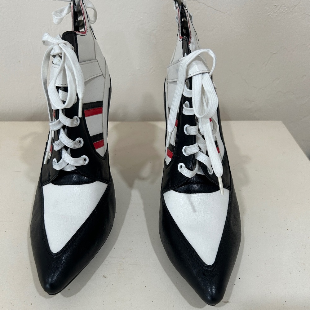 Harley Quinn style white and black pumps size 11